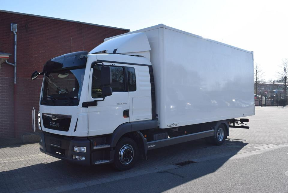 MAN TGL 8.220 Möbelkoffer 3-Sitzer Bett AHK Klima - Вантажівка з закритим кузовом: фото 1 MAN TGL 8.220 Möbelkoffer 3-Sitzer Bett AHK Klima - Вантажівка з закритим кузовом: фото 1