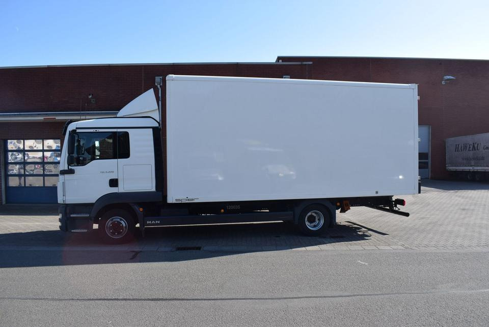 MAN TGL 8.220 Möbelkoffer 3-Sitzer Bett AHK Klima - Вантажівка з закритим кузовом: фото 3 MAN TGL 8.220 Möbelkoffer 3-Sitzer Bett AHK Klima - Вантажівка з закритим кузовом: фото 3