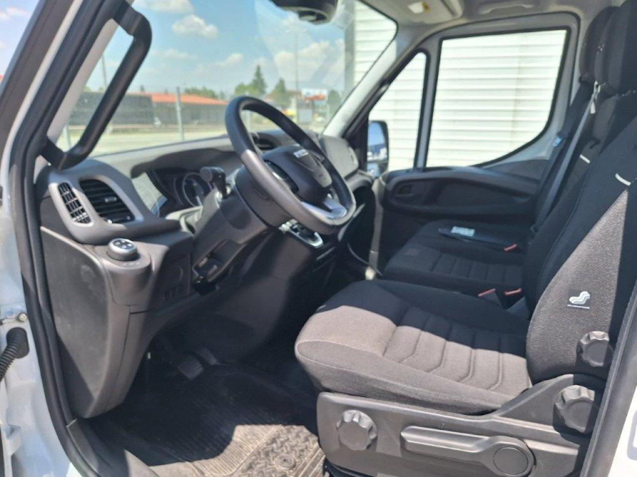 Суцільнометалевий фургон, Електричний фургон IVECO 35S14E/P: фото 11