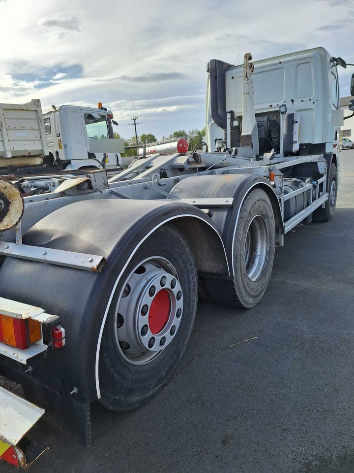 DAF CF - Гаковий мультиліфт вантажівка: фото 3 DAF CF - Гаковий мультиліфт вантажівка: фото 3