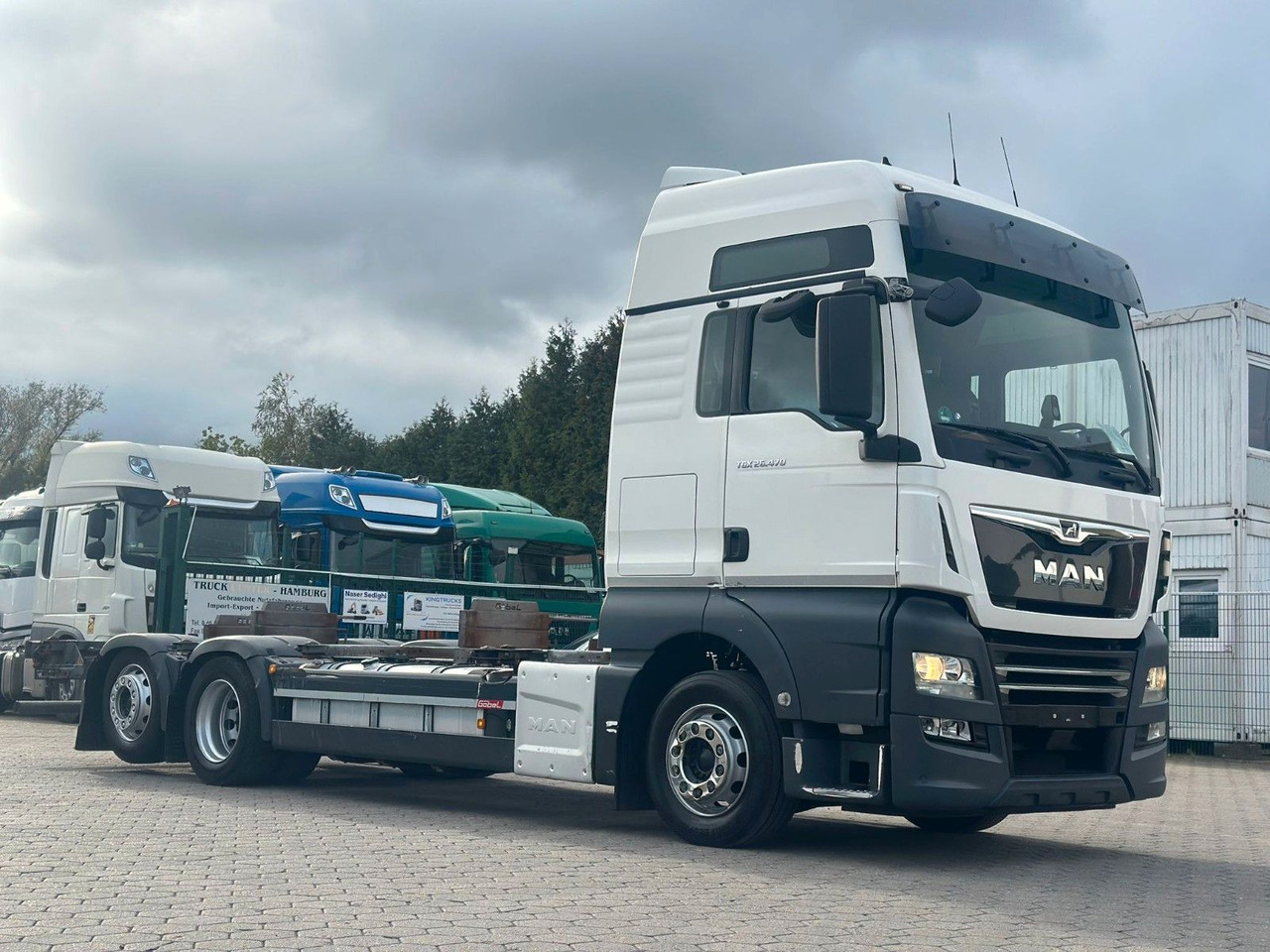 MAN 26.470*Intarder+ Lenk+Lift+Kühlbox - Контейнеровоз/ Змінний кузов вантажівка: фото 1 MAN 26.470*Intarder+ Lenk+Lift+Kühlbox - Контейнеровоз/ Змінний кузов вантажівка: фото 1