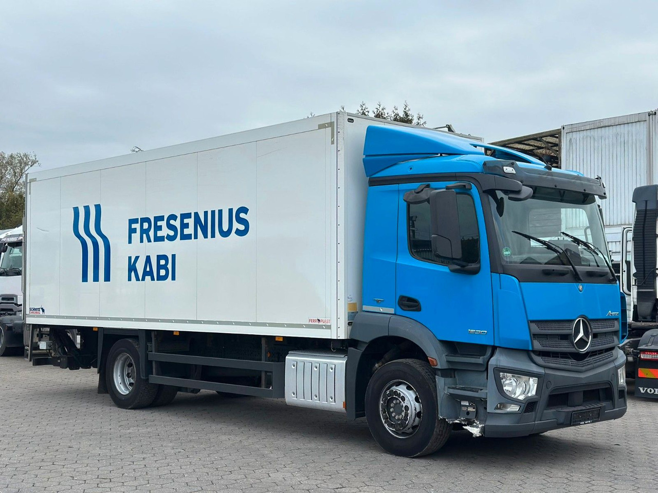 Mercedes-Benz Antos 1830+Isolierkoffer - Вантажівка з закритим кузовом: фото 3 Mercedes-Benz Antos 1830+Isolierkoffer - Вантажівка з закритим кузовом: фото 3