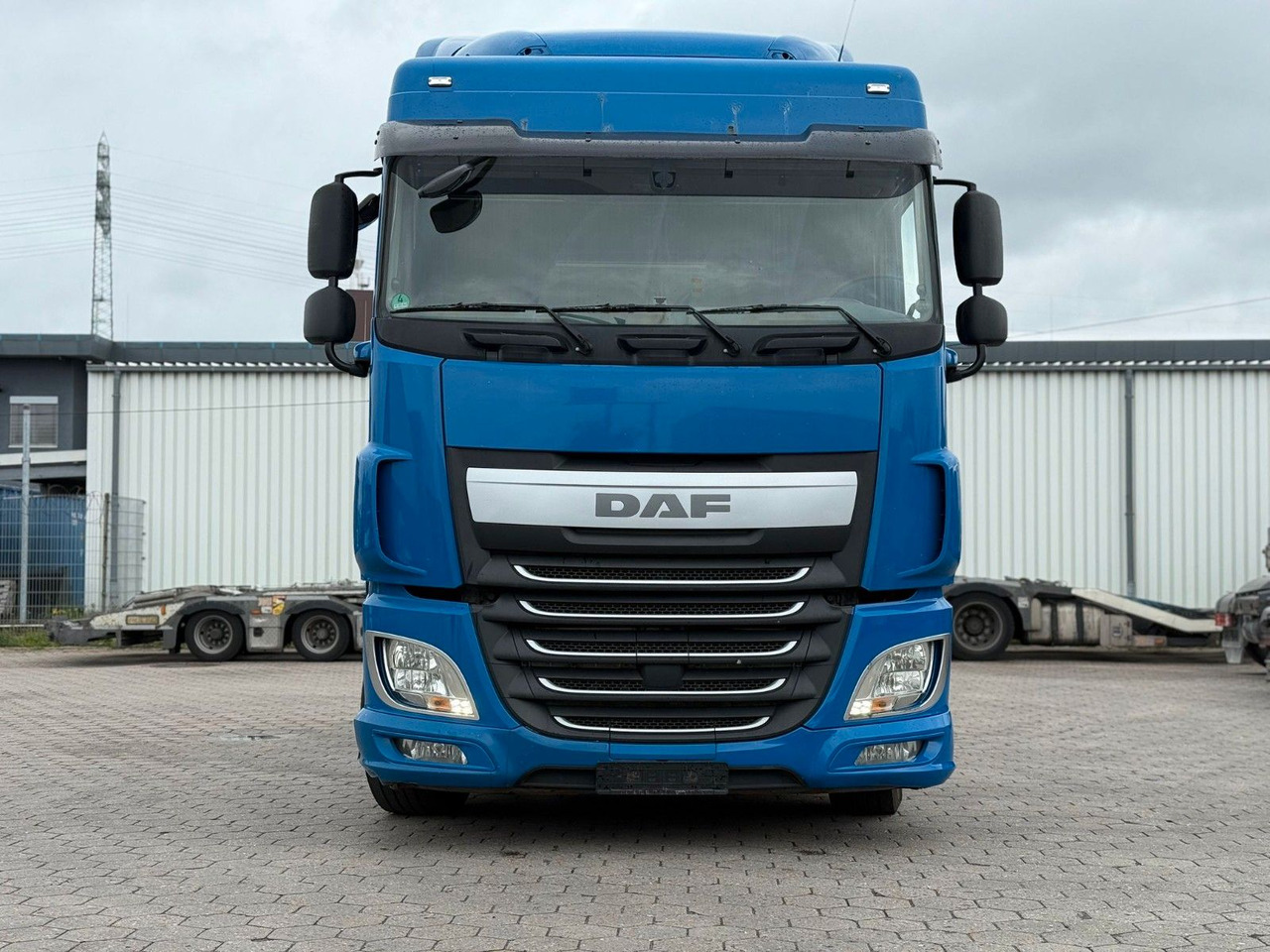 DAF XF 460 Low +Retarter+2xTank - Тягач: фото 2 DAF XF 460 Low +Retarter+2xTank - Тягач: фото 2