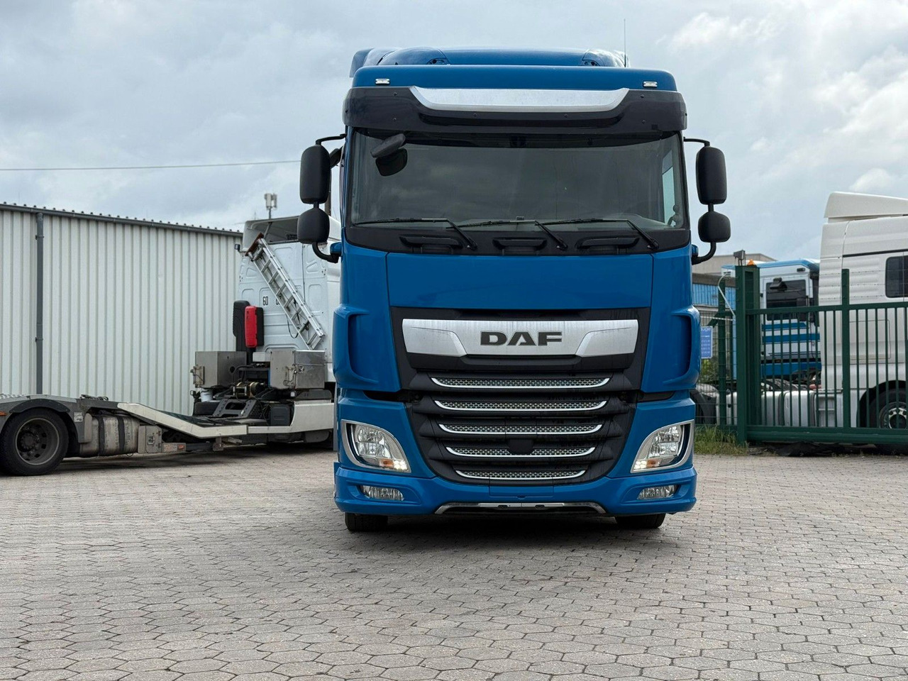 DAF XF 480 Low +Retarter+2xTank - Тягач: фото 2 DAF XF 480 Low +Retarter+2xTank - Тягач: фото 2