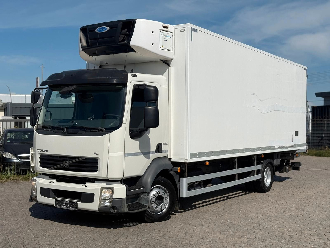 Volvo FL 240 Carrier Easy Cold+Hebebühne - Рефрижератор вантажівка: фото 1 Volvo FL 240 Carrier Easy Cold+Hebebühne - Рефрижератор вантажівка: фото 1