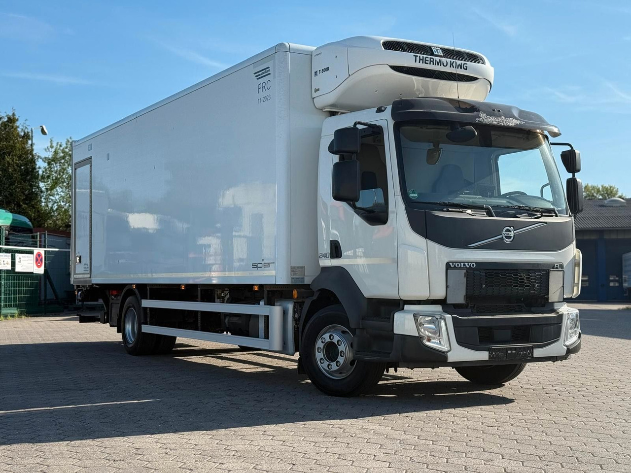Volvo FL 42 R 240 +Thermoking T-880R+Kamera - Рефрижератор вантажівка: фото 1 Volvo FL 42 R 240 +Thermoking T-880R+Kamera - Рефрижератор вантажівка: фото 1
