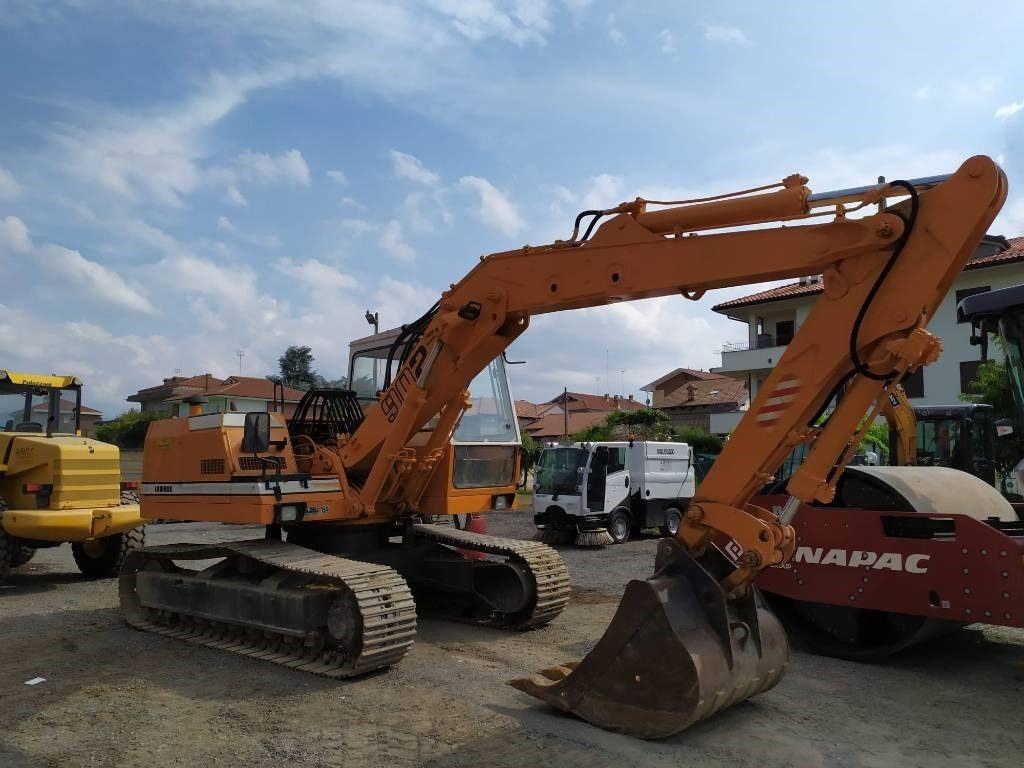Liebherr 902 - Гусеничний екскаватор: фото 1 Liebherr 902 - Гусеничний екскаватор: фото 1