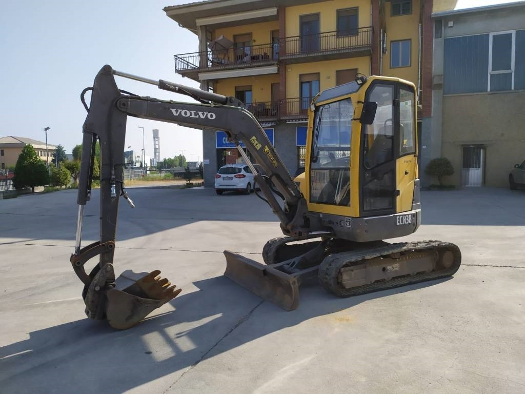 Volvo ECR 38 - Міні-екскаватор: фото 1 Volvo ECR 38 - Міні-екскаватор: фото 1