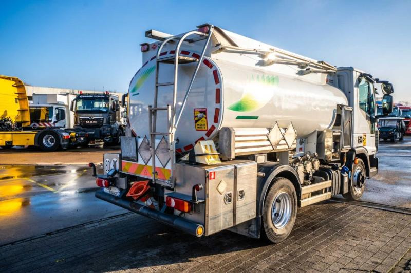 Iveco EURO CARGO 100-220 +CM 5500L + 3 COMP. - Вантажівка цистерна: фото 4 Iveco EURO CARGO 100-220 +CM 5500L + 3 COMP. - Вантажівка цистерна: фото 4