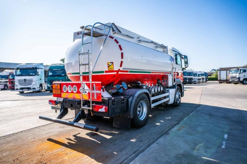 MAN TGS 18.400 4x4H +CM 11.500L /4 COMP - Вантажівка цистерна: фото 4 MAN TGS 18.400 4x4H +CM 11.500L /4 COMP - Вантажівка цистерна: фото 4