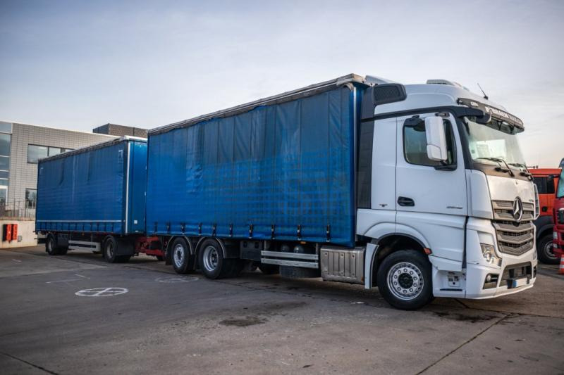 Mercedes ACTROS 2548-6x2+VOITH - Тентована вантажівка: фото 2 Mercedes ACTROS 2548-6x2+VOITH - Тентована вантажівка: фото 2