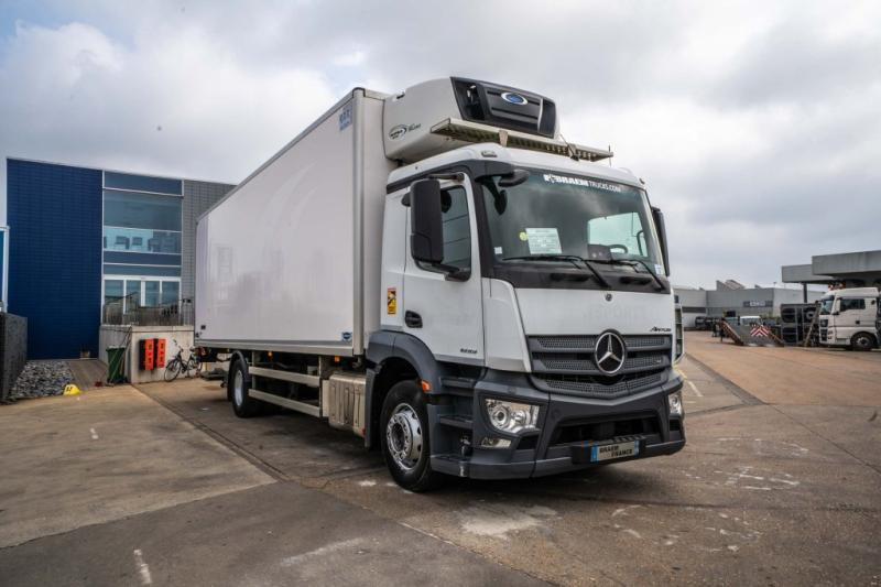 Mercedes ANTOS 1833 +CARRIER SUPRA MULTI 1250Mt+DHOLLANDIA 2.5T - Рефрижератор вантажівка: фото 2 Mercedes ANTOS 1833 +CARRIER SUPRA MULTI 1250Mt+DHOLLANDIA 2.5T - Рефрижератор вантажівка: фото 2