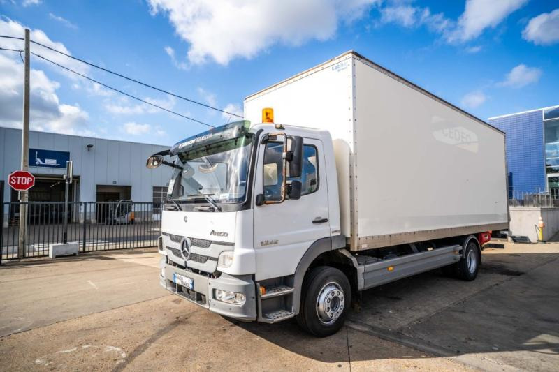 Mercedes ATEGO 1222 + D'HOLLANDIA 1.5T - Вантажівка з закритим кузовом: фото 1 Mercedes ATEGO 1222 + D'HOLLANDIA 1.5T - Вантажівка з закритим кузовом: фото 1