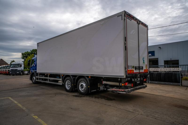 Renault D WIDE 380 DXI+CARRIER SUPRA 1150 Mt + DHOLLANDIA 2T - Рефрижератор вантажівка: фото 5 Renault D WIDE 380 DXI+CARRIER SUPRA 1150 Mt + DHOLLANDIA 2T - Рефрижератор вантажівка: фото 5