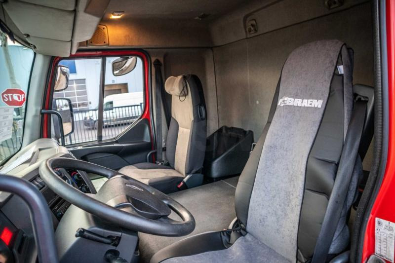 Interior photo 2: Вантажівка з закритим кузовом Renault MIDLUM 270 DXI