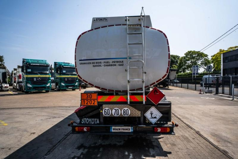 Renault MIDLUM 270 DXI + STOKOTA 14000L /4 COMP - Вантажівка цистерна: фото 5 Renault MIDLUM 270 DXI + STOKOTA 14000L /4 COMP - Вантажівка цистерна: фото 5