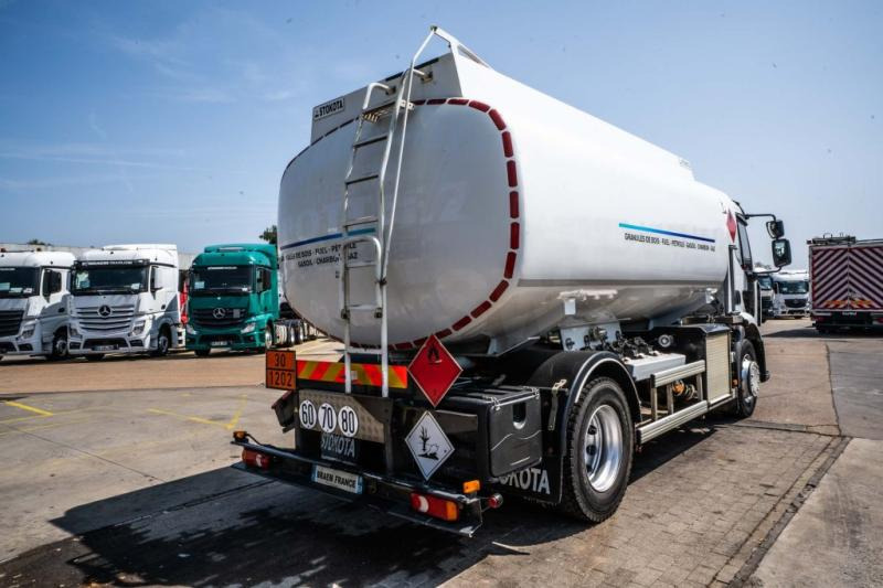 Renault MIDLUM 270 DXI + STOKOTA 14000L /4 COMP - Вантажівка цистерна: фото 4 Renault MIDLUM 270 DXI + STOKOTA 14000L /4 COMP - Вантажівка цистерна: фото 4