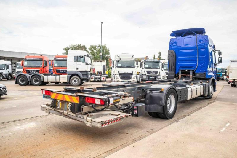 Renault PREMIUM 380DXI+E5/EEV+HAYON - Контейнеровоз/ Змінний кузов вантажівка: фото 3 Renault PREMIUM 380DXI+E5/EEV+HAYON - Контейнеровоз/ Змінний кузов вантажівка: фото 3