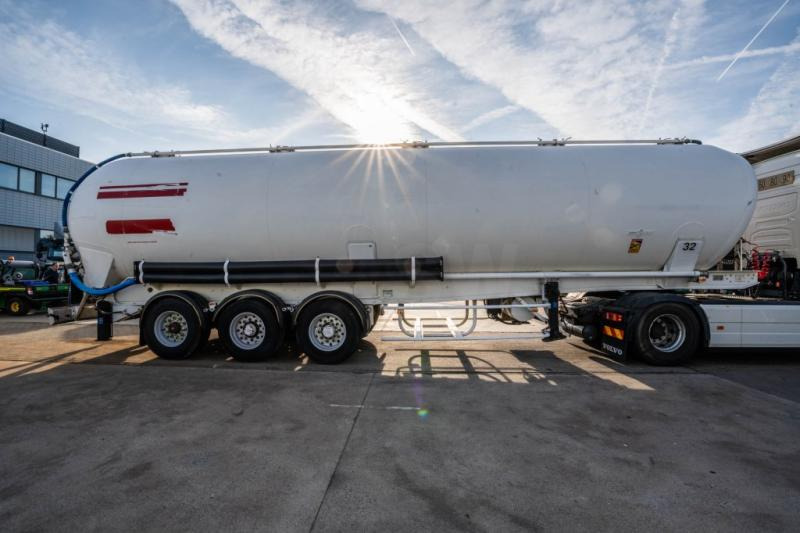 SPITZER SILO SK2458 CAL 60m3 - Напівпричіп цистерна для сипучих вантажів: фото 3 SPITZER SILO SK2458 CAL 60m3 - Напівпричіп цистерна для сипучих вантажів: фото 3