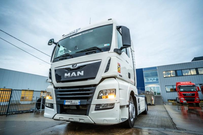MAN TGX 18.470 XLX + INTARDER - Тягач: фото 2 MAN TGX 18.470 XLX + INTARDER - Тягач: фото 2
