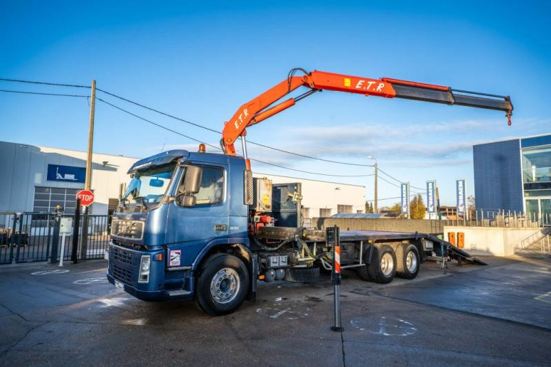 Volvo FM 300-6x2+FASSI 19t/m + 2EXT - Евакуатор: фото 1 Volvo FM 300-6x2+FASSI 19t/m + 2EXT - Евакуатор: фото 1
