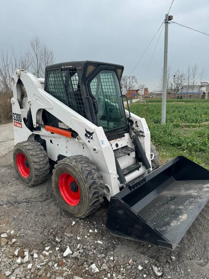 Bobcat S 300 - Міні-навантажувач: фото 4 Bobcat S 300 - Міні-навантажувач: фото 4