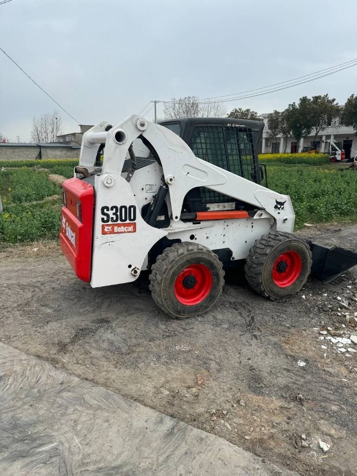 Bobcat S 300 - Міні-навантажувач: фото 5 Bobcat S 300 - Міні-навантажувач: фото 5
