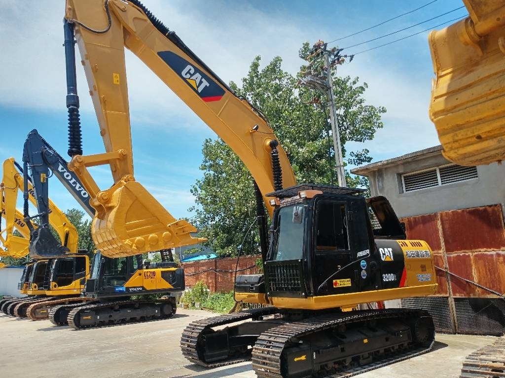 CAT 320D2L  - Гусеничний екскаватор: фото 4 CAT 320D2L  - Гусеничний екскаватор: фото 4