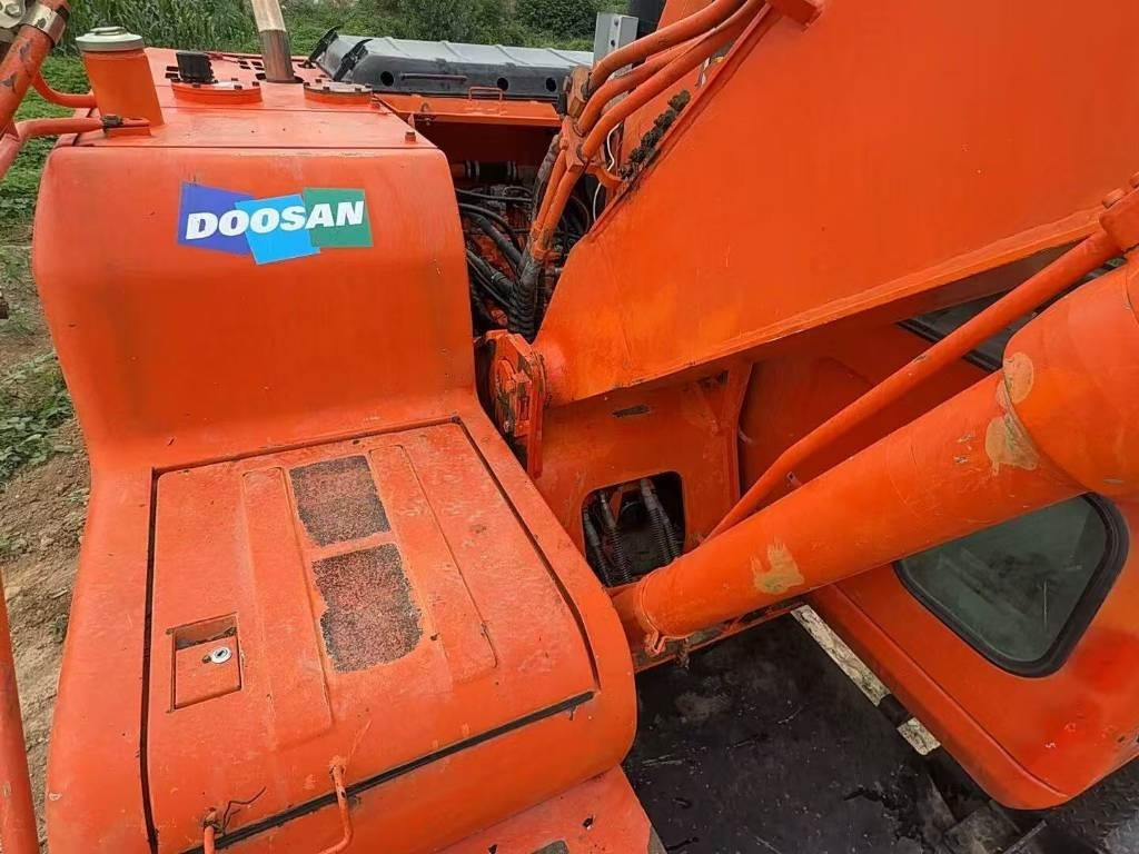 Doosan DH 150 W-7 - Колісний екскаватор: фото 4 Doosan DH 150 W-7 - Колісний екскаватор: фото 4