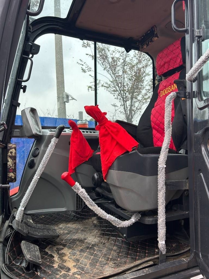 Doosan DX 60 - Міні-екскаватор: фото 3 Doosan DX 60 - Міні-екскаватор: фото 3