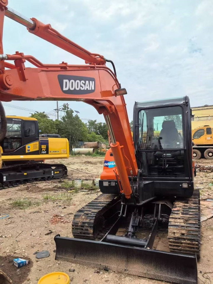 Doosan DX 60 - Гусеничний екскаватор: фото 3 Doosan DX 60 - Гусеничний екскаватор: фото 3