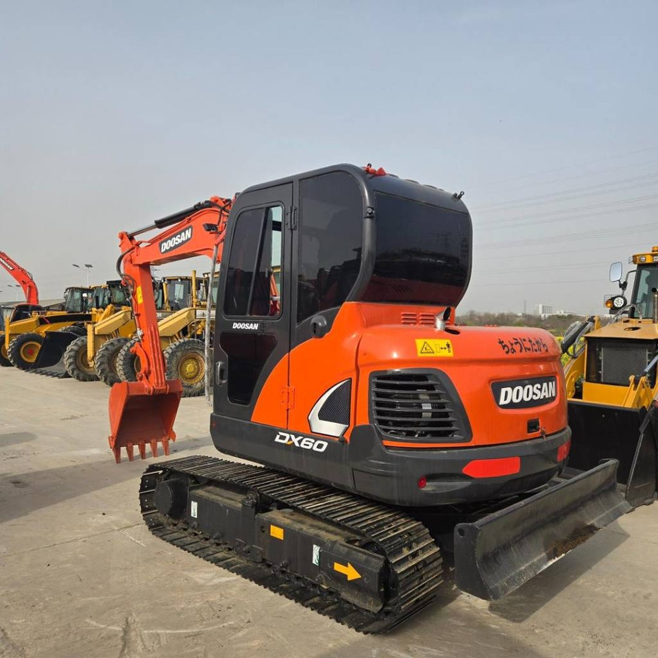 Doosan DX 60 - Міні-екскаватор: фото 1 Doosan DX 60 - Міні-екскаватор: фото 1