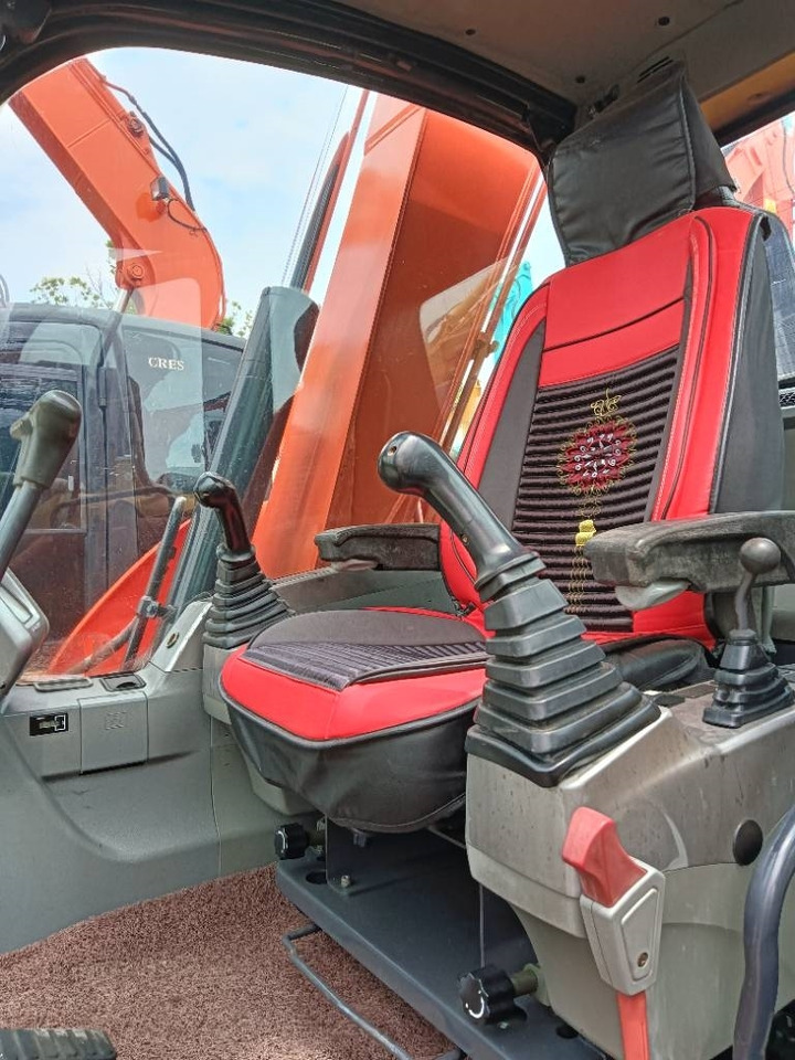 Doosan DX 75 - Гусеничний екскаватор: фото 3 Doosan DX 75 - Гусеничний екскаватор: фото 3