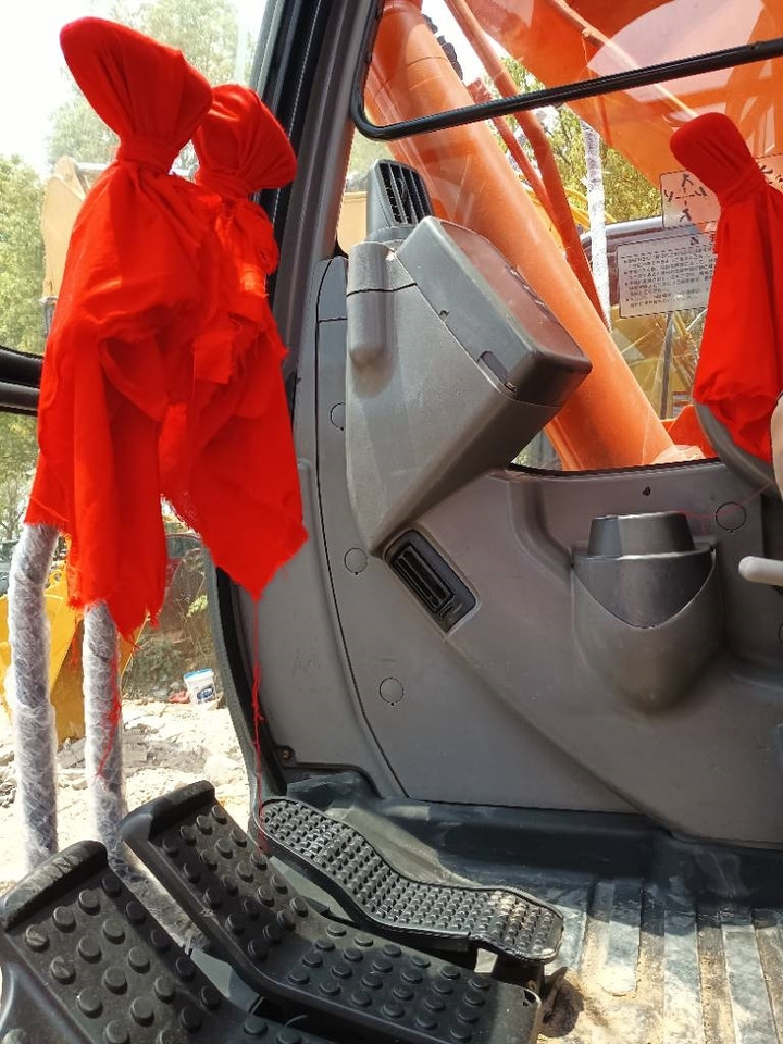 Hitachi ZX 135 U-5  - Гусеничний екскаватор: фото 5 Hitachi ZX 135 U-5  - Гусеничний екскаватор: фото 5