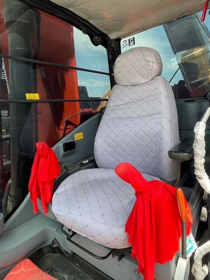 Hitachi ZX 240 - Гусеничний екскаватор: фото 4 Hitachi ZX 240 - Гусеничний екскаватор: фото 4