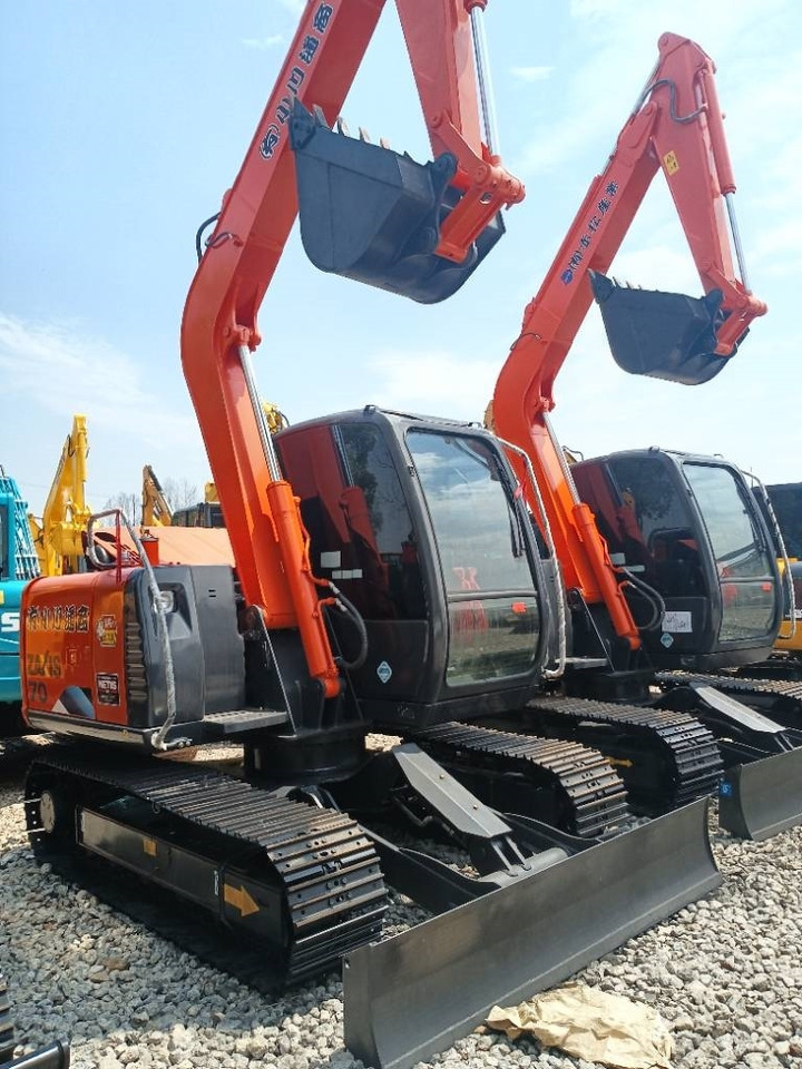 Hitachi ZX 70 - Гусеничний екскаватор: фото 3 Hitachi ZX 70 - Гусеничний екскаватор: фото 3