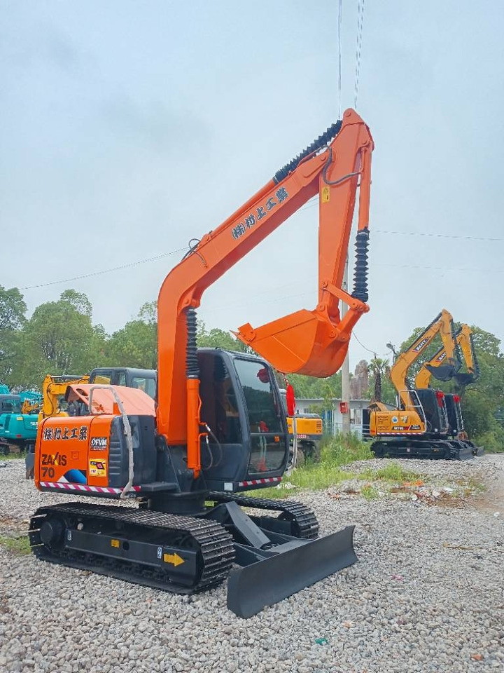 Hitachi ZX70 - Гусеничний екскаватор: фото 1 Hitachi ZX70 - Гусеничний екскаватор: фото 1