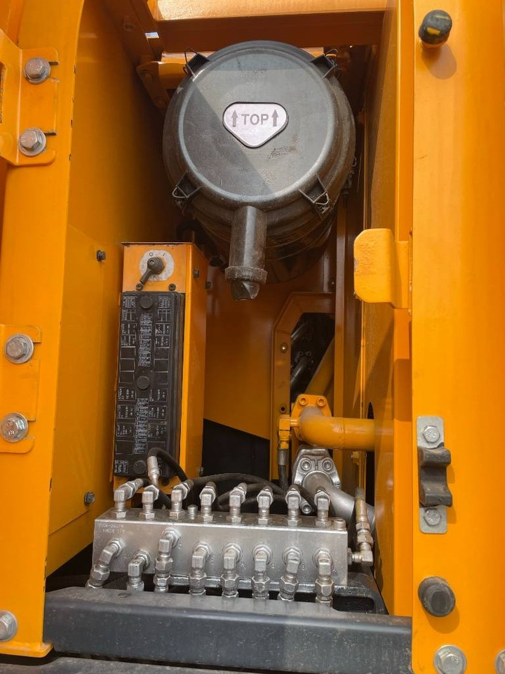 Hyundai 225LC-9S - Гусеничний екскаватор: фото 4 Hyundai 225LC-9S - Гусеничний екскаватор: фото 4