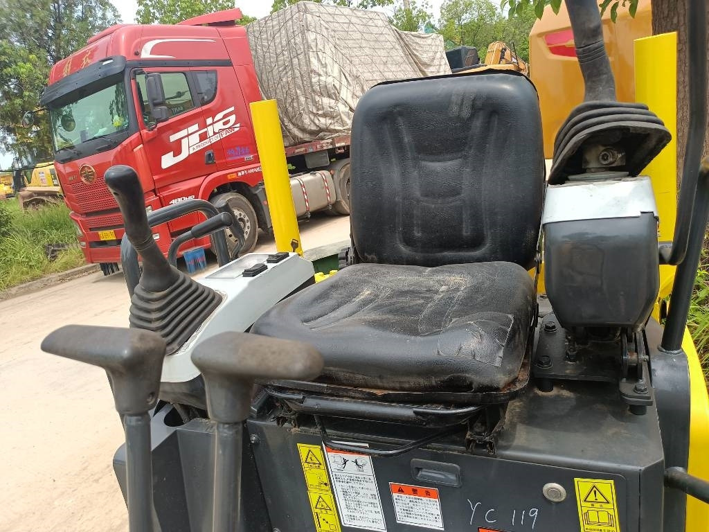 Komatsu PC 18  - Гусеничний екскаватор: фото 4 Komatsu PC 18  - Гусеничний екскаватор: фото 4