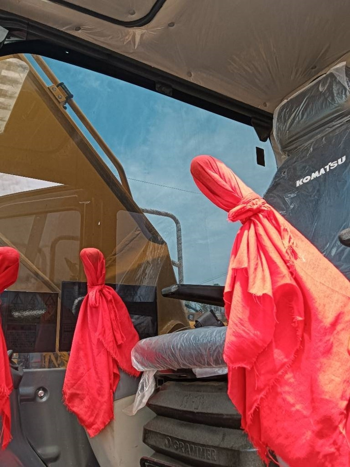 Komatsu PC 210 - Гусеничний екскаватор: фото 4 Komatsu PC 210 - Гусеничний екскаватор: фото 4