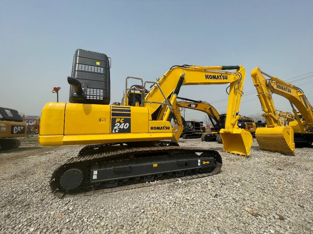 Komatsu PC 240 - Гусеничний екскаватор: фото 1 Komatsu PC 240 - Гусеничний екскаватор: фото 1