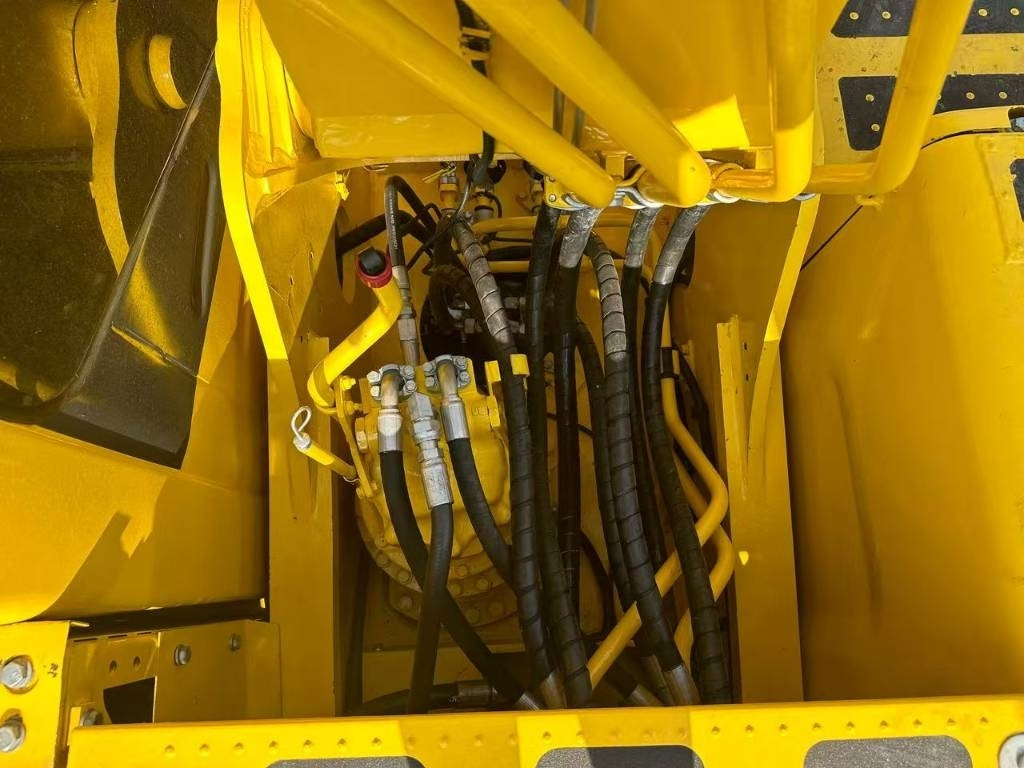 Komatsu PC 240 - Гусеничний екскаватор: фото 3 Komatsu PC 240 - Гусеничний екскаватор: фото 3