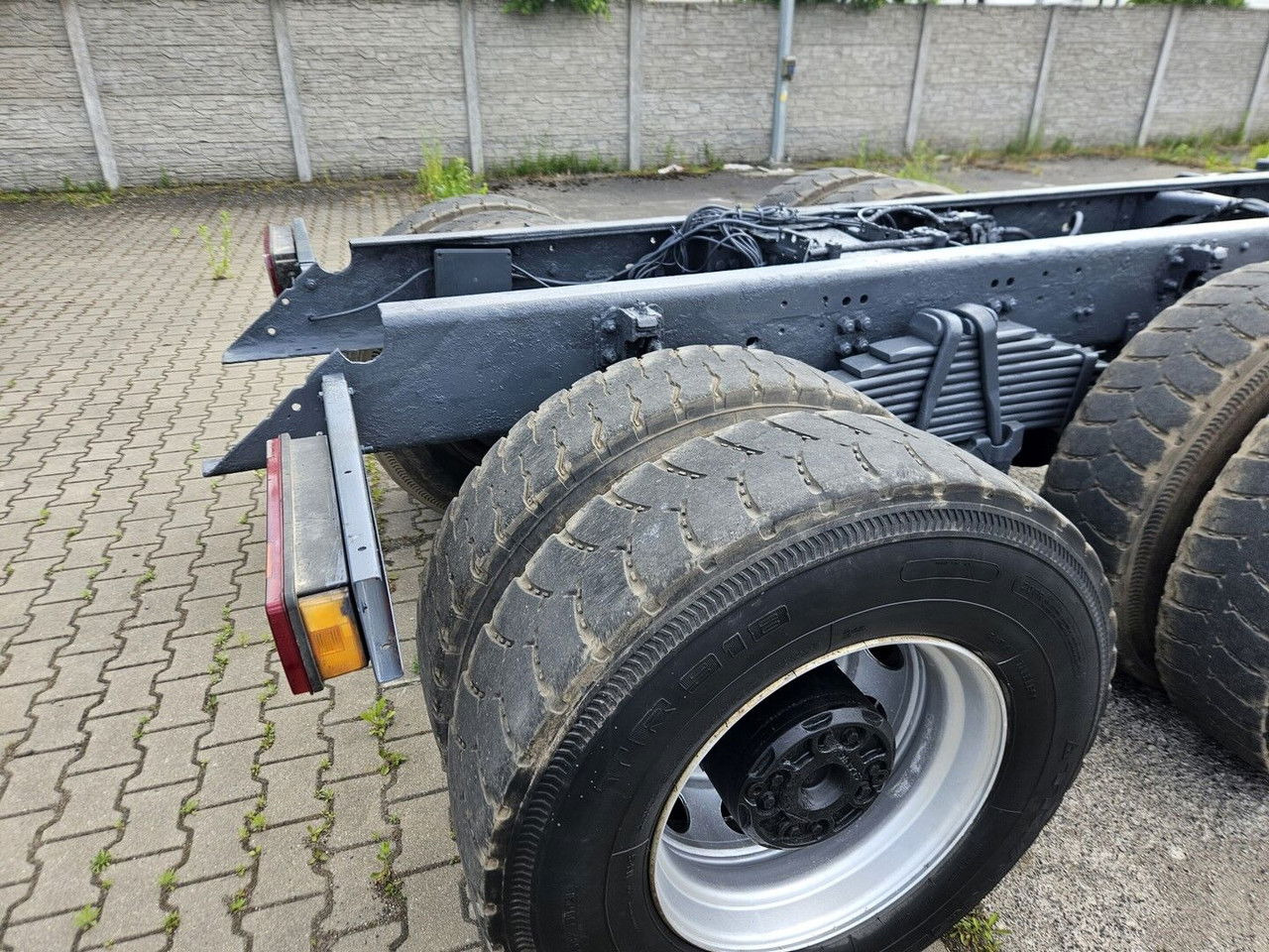 Scania 144 530 6X4 Manual Pump AND Injectros - Full Sprin G - Вантажівка шасі: фото 5 Scania 144 530 6X4 Manual Pump AND Injectros - Full Sprin G - Вантажівка шасі: фото 5
