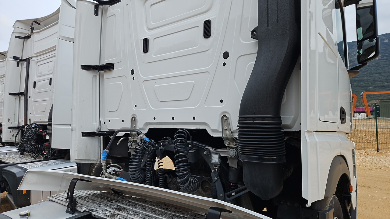 Mercedes-Benz Actros 1851 - Тягач: фото 2 Mercedes-Benz Actros 1851 - Тягач: фото 2