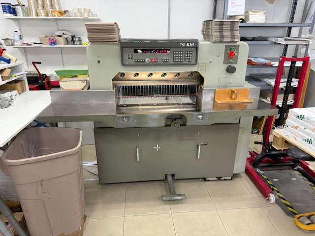 POLAR 76 EM - Паперорізальна машина: фото 1 POLAR 76 EM - Паперорізальна машина: фото 1