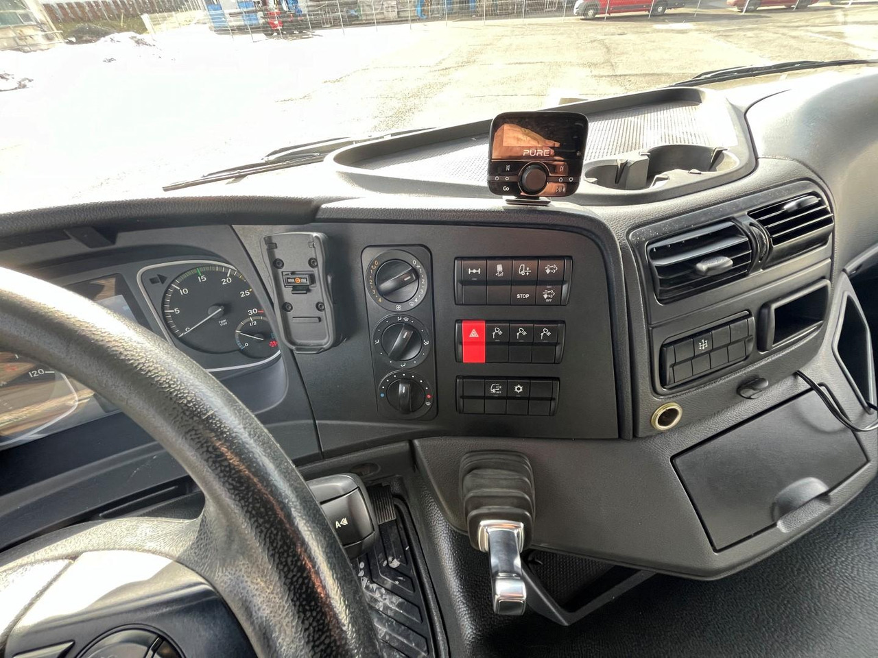 Бортова вантажівка/ Платформа, Вантажівка з маніпулятором Mercedes truck ATEGO, 1527, Crane HMF 1120 - K5: фото 19