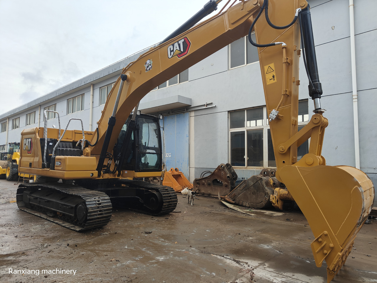 CATERPILLAR 320GC - Гусеничний екскаватор: фото 3 CATERPILLAR 320GC - Гусеничний екскаватор: фото 3