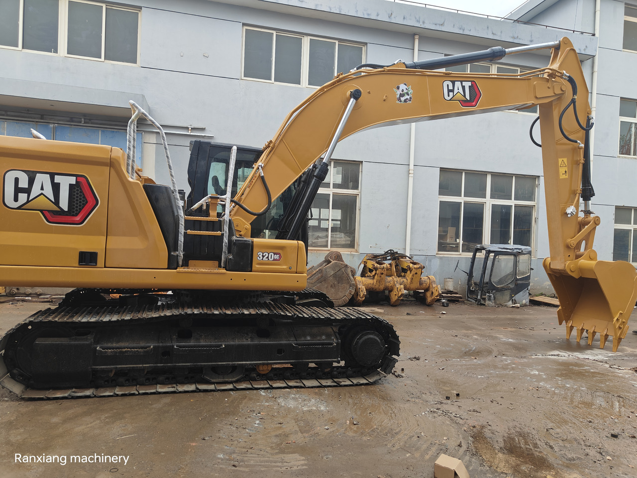 CATERPILLAR 320GC - Гусеничний екскаватор: фото 2 CATERPILLAR 320GC - Гусеничний екскаватор: фото 2
