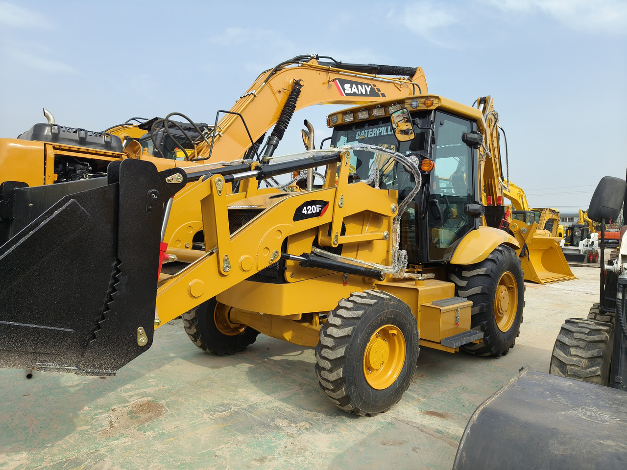 CATERPILLAR 420F Backhoe Loader - Екскаватор-навантажувач: фото 4 CATERPILLAR 420F Backhoe Loader - Екскаватор-навантажувач: фото 4