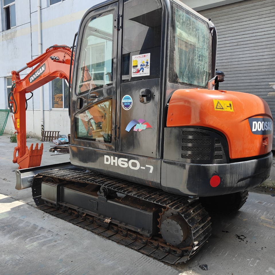 Doosan DH60 - Міні-екскаватор: фото 3 Doosan DH60 - Міні-екскаватор: фото 3